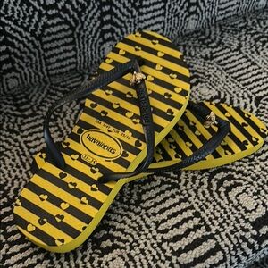 Havaianas Bee Flip Flops- Youth 3/4